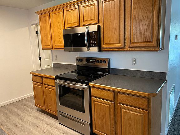 5th image of 1027 N Jefferson Ave