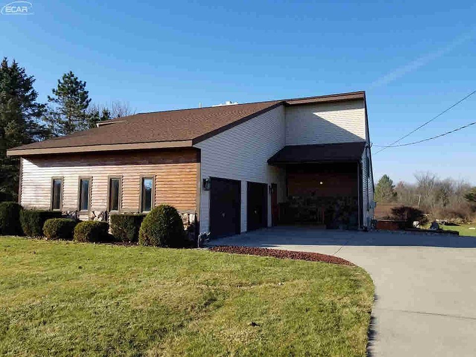 1st image of 3490 Clearwater Dr