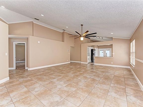 3rd image of 10112 Allenwood Dr