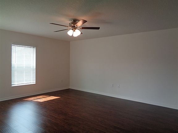 5th image of 1126 Brenton Leaf Dr
