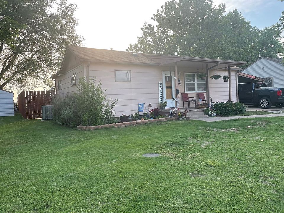 1217 N Center St, Hoisington, KS 67544 Zillow