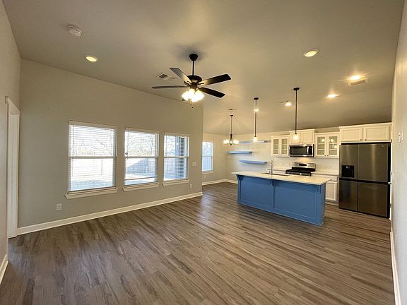 4th image of 18716 Caballero Dr