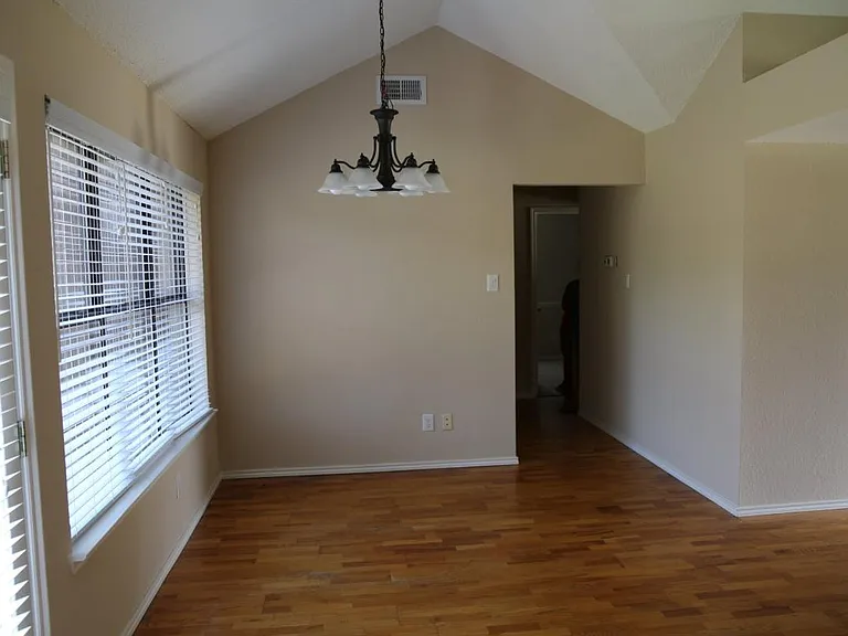 629 Coats St — Photo 6