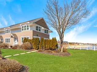 49 Canoe Place Rd APT 114, Hampton Bays, NY 11946