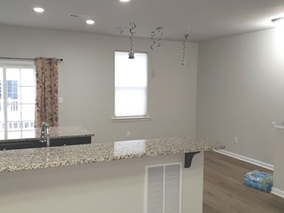 3rd image of 633 McComb Pl