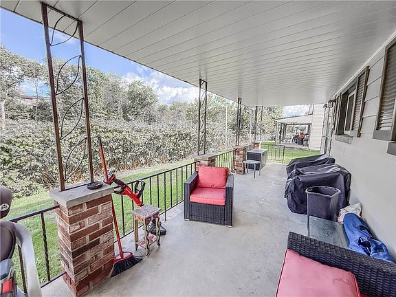 2nd image of 1117-1119 Springdale Dr
