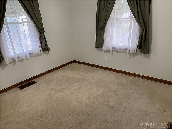 4th image of 1051 E Central Ave