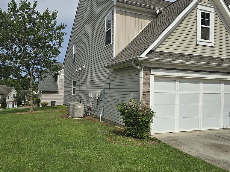1901 Durwood Ln — Photo 7