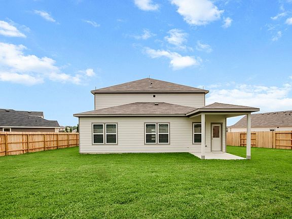 3rd image of 513 Wax Myrtle Way
