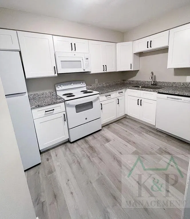 515 Duchess Ct, unit 3 — Photo 1