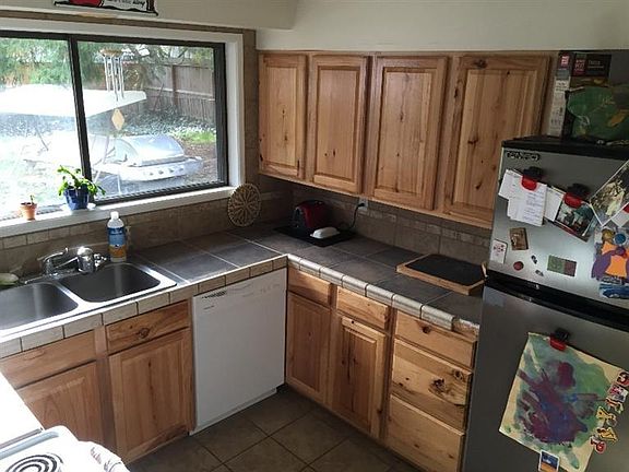 4th image of 1751 S Ivy Cir