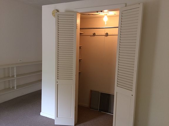 5th image of 343 Franklin St APT 1