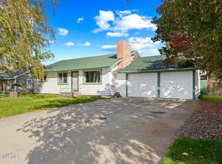207 Tieton Ave, Naches, WA 98937