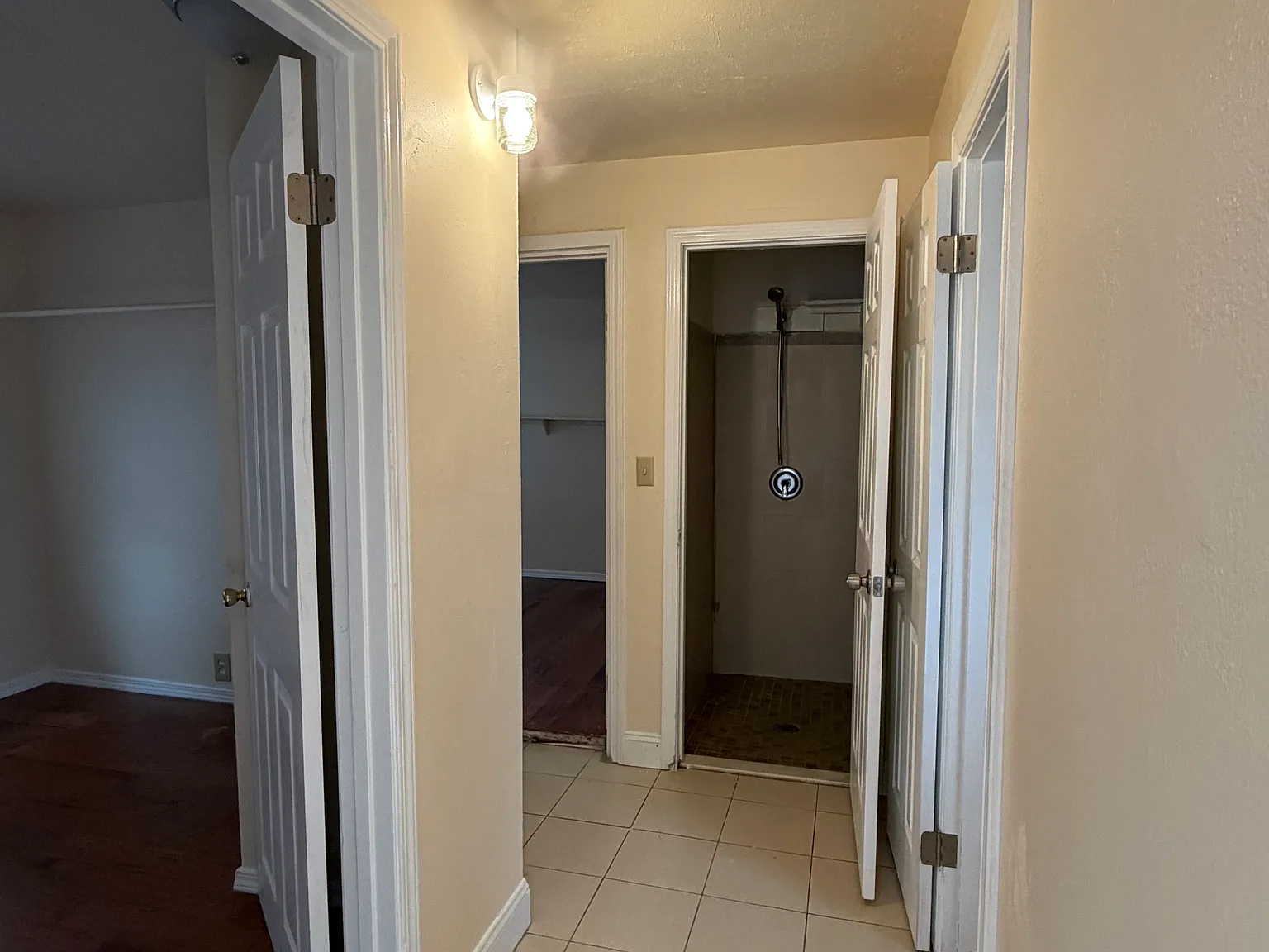 3 bed, 1.5 bath, 1050 sqft, $1,500 — Photo 3