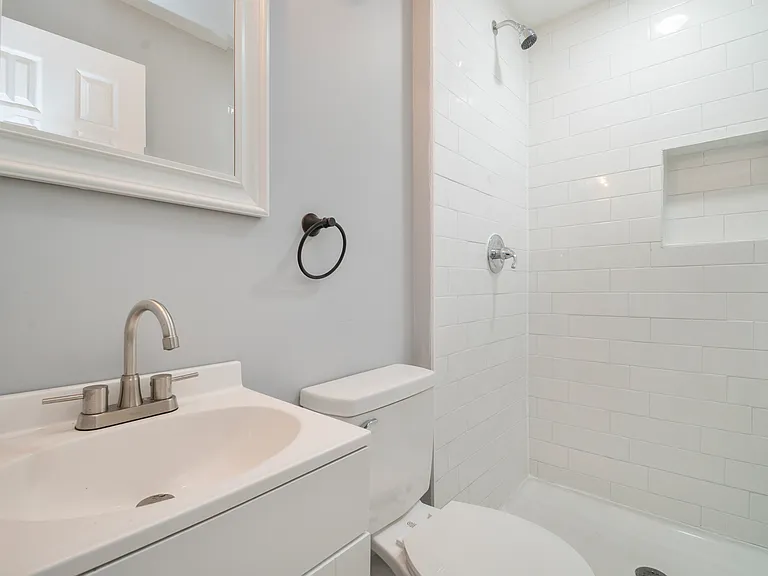 415 N Kenwood Ave — Photo 8