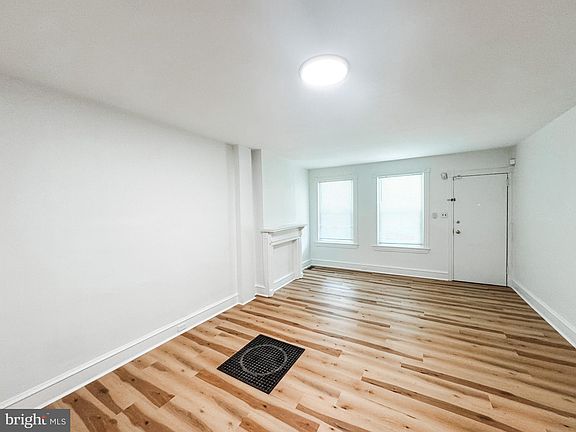 5th image of 511 Delamore Pl
