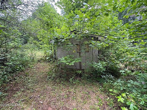 3rd image of 106 Pleasant Hill Rd