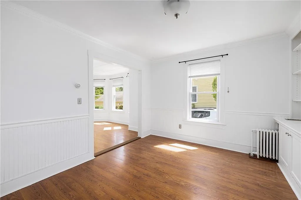 3 bed, 1.5 bath, 1052 sqft, $3,400 — Photo 4