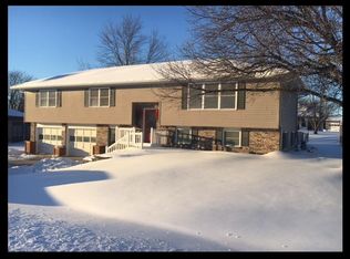 1303 Redbud Dr, Macon, MO 63552