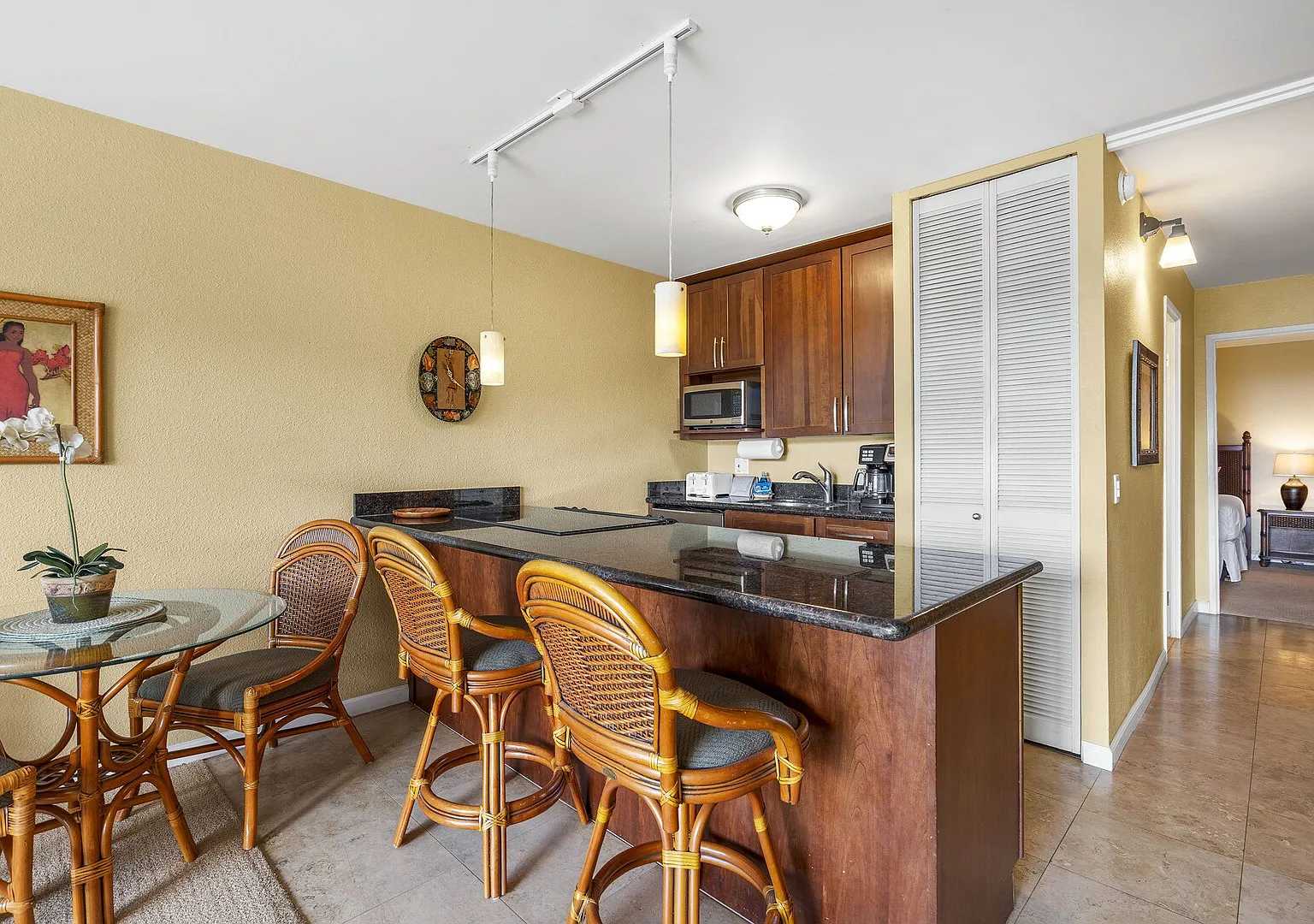 Maui Vista 1-308 - Steps from the Beach, Renovated, Ocean Views, New — Photo 3