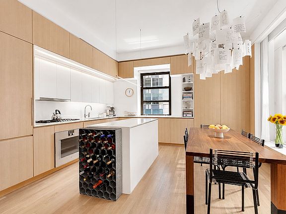 3rd image of 140 Nassau St APT 10B