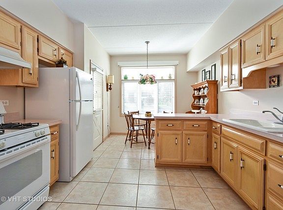 3rd image of 18521 Pine Lake Dr APT 2