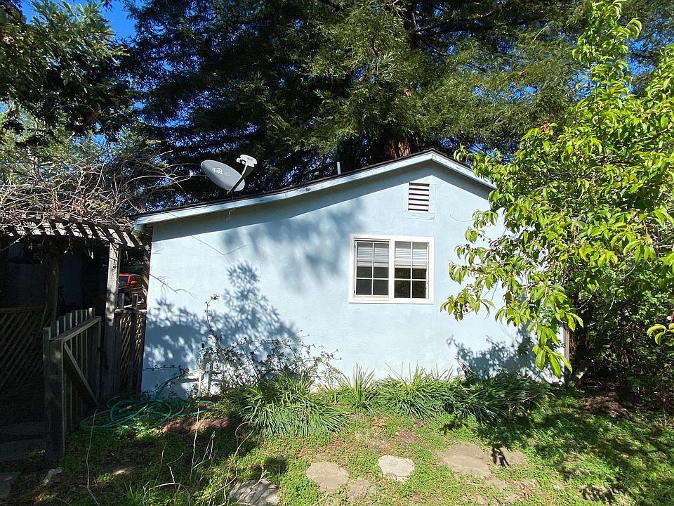 1st image of 1 Scott Ct #C