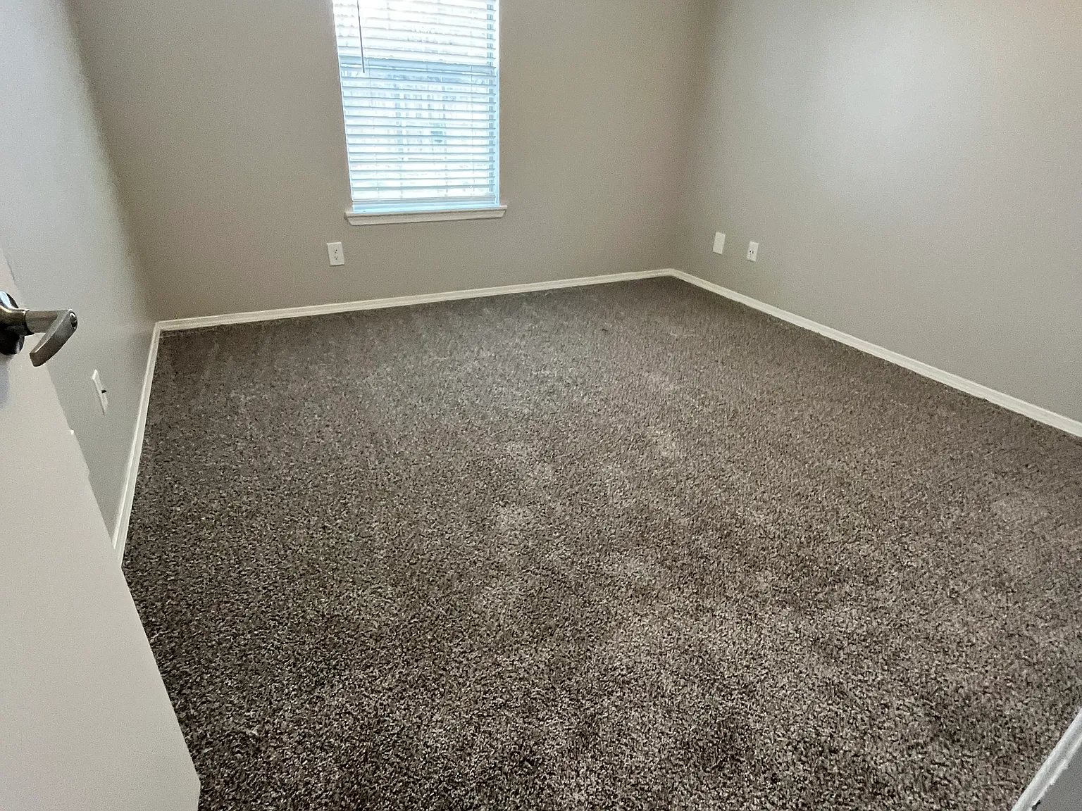 3 bed, 1200 sqft, $1,499 — Photo 4
