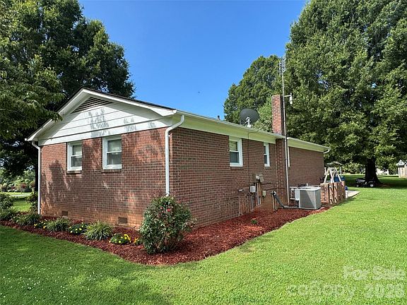 5th image of 5107 Anderson Mountain Rd