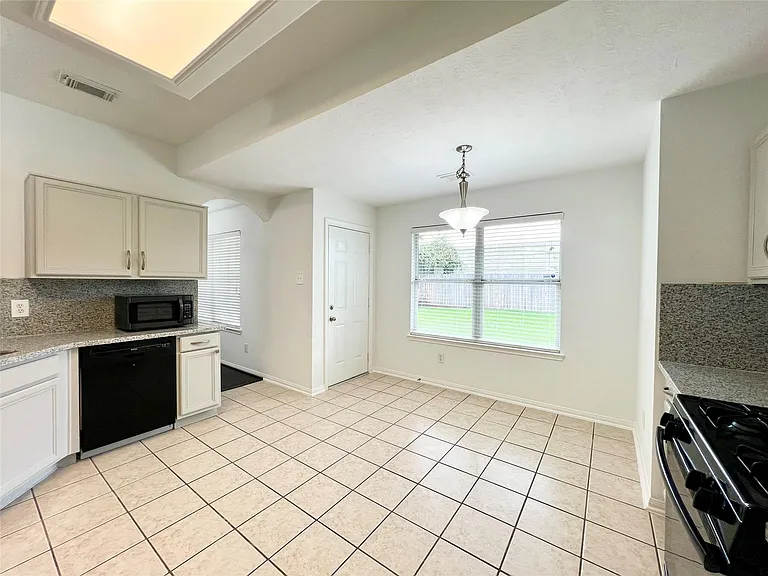 123 Willoughby Ct — Photo 16