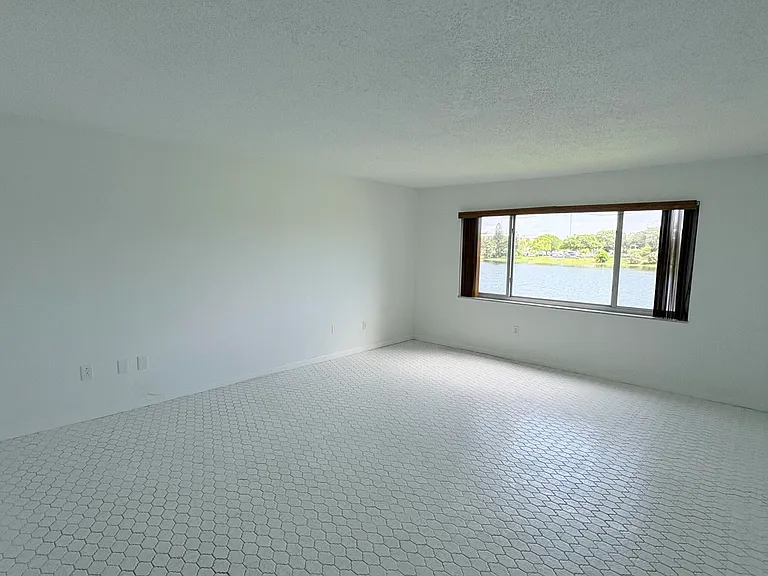 879 NE 195th St #227 — Photo 26