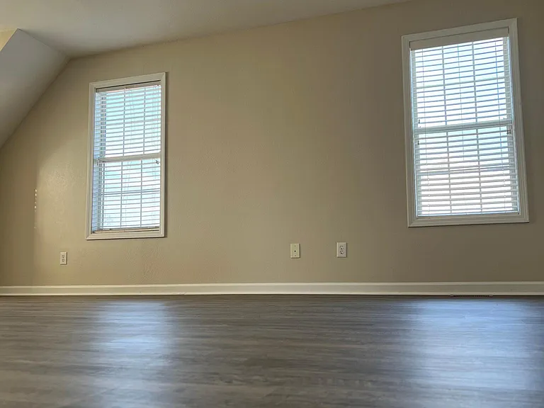 7707 Wyndham Cir — Photo 30