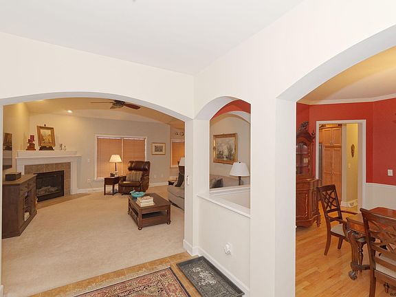 4th image of 8 Princeton Ct