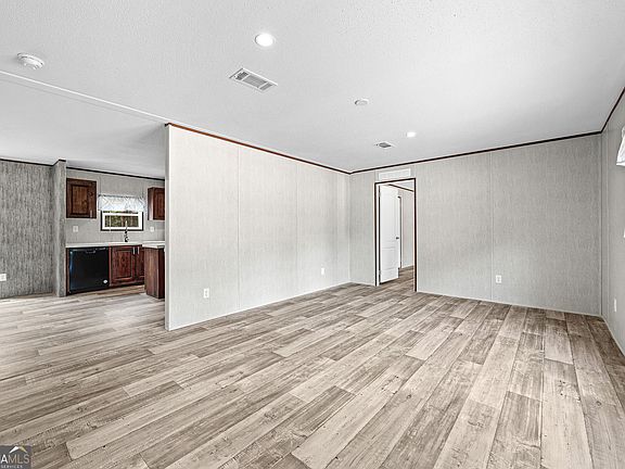 5th image of 1625 Elberton Rd