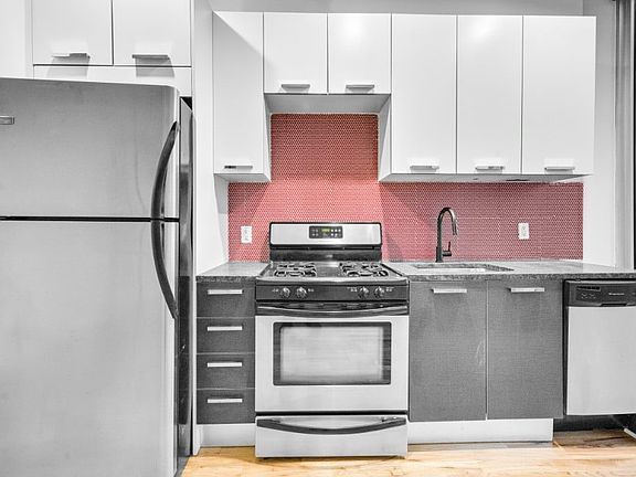 2nd image of 185 S 4th St APT 5D