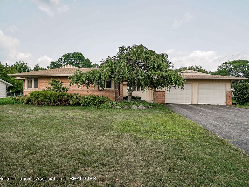 1st image of 1665 Woodside Dr