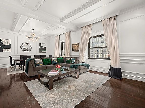 2nd image of 160 Central Park S #1132