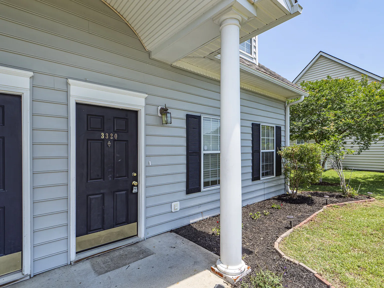 3 bed, 1400 sqft, $2,700 — Photo 3