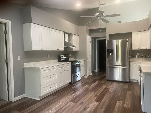 1st image of 108 Greentree Ln #108