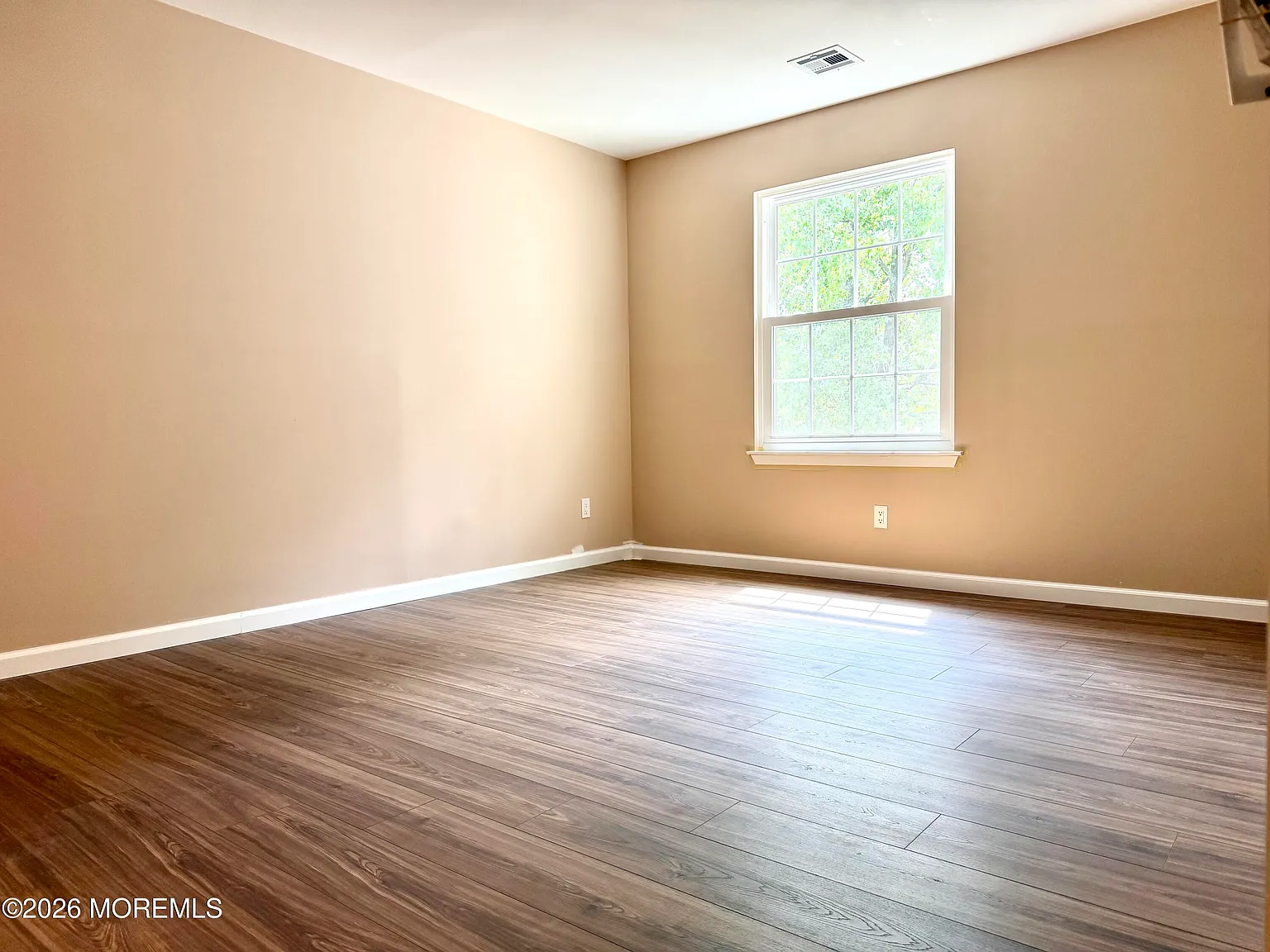 231 Atlantic St — Photo 3