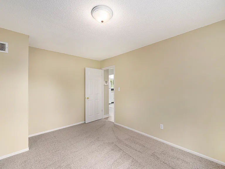 8207 Webster Ave #7 — Photo 10