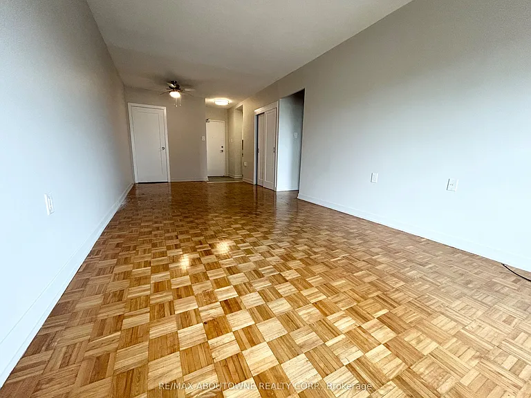 101 Millside Dr #607 — Photo 8