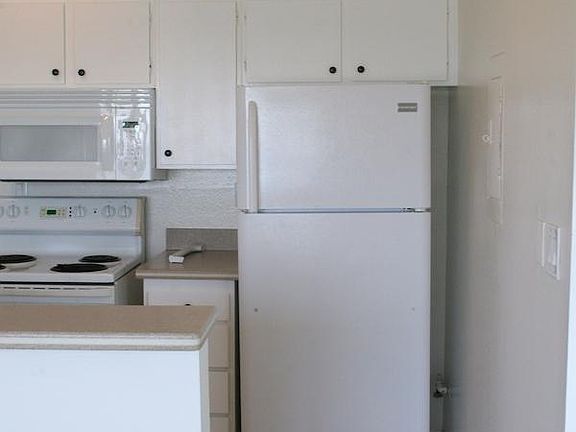 5th image of 18002 Coastline Dr #26