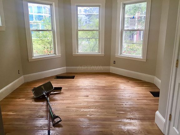 3rd image of 16 Kenwood St