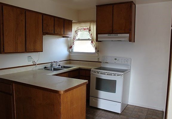 4th image of 916 Turner Ave
