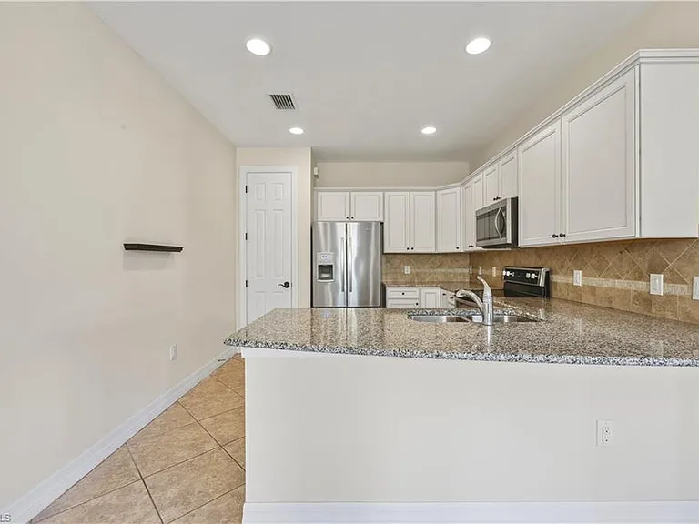 8010 Helena Ct — Photo 8