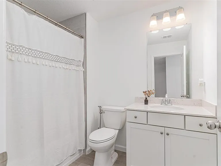 710 NW 126th Ter — Photo 15