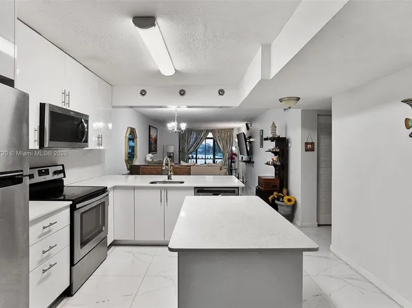 3300 NW 46th St APT 103, Oakland Park, FL 33309