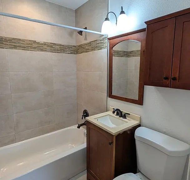 1448 NE 27th Ct — Photo 13