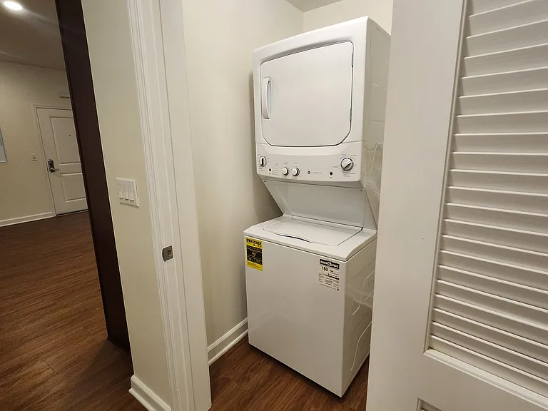 7108 Amigo Ave — Photo 5